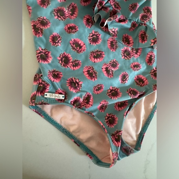 98 Coast Av ONE PIECE SWIMSUIT RUFFLE ADJUSTABLE STRAP SIZE 2/4 GIRLS - Picture 2 of 5